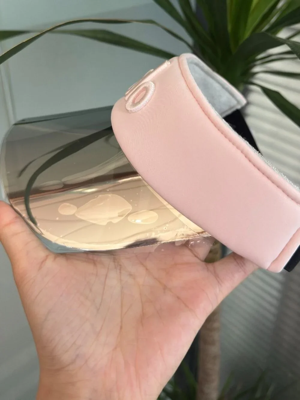 🧁Alo Yoga Airlift Solar Visor Pink Tennis Golf Cap NWT✨ - Picture 2 of 5